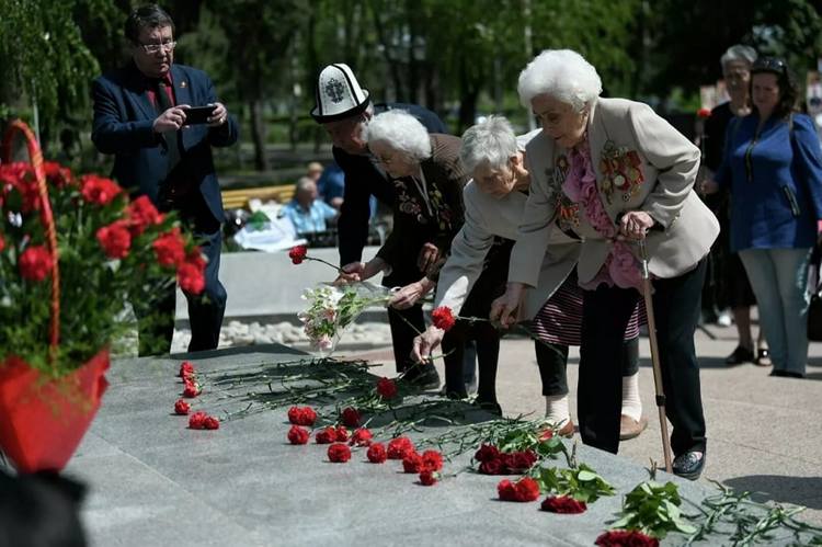 В парке имени Даира Асанова состоялся митинг посвященный дню Победы в Великой Отечественной войне