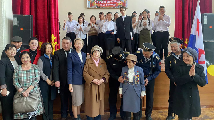 Правительство Москвы передало подарки ветеранам ВОВ в Кыргызстане