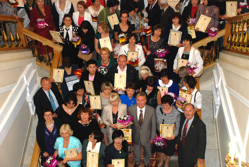 В День города в Мэрии Москвы были вручены награды учителям русского языка из зарубежных стран
